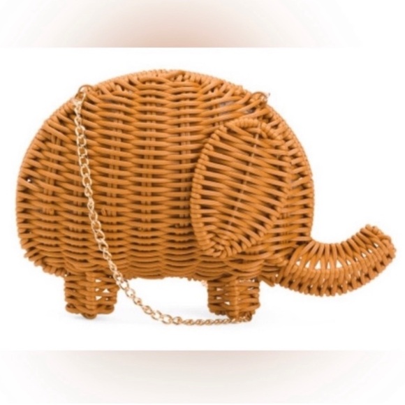 NWT Tommy Bahama Tan Elephant-Shaped Rattan Wicker Woven Bag with Gold Chain - Picture 1 of 5
